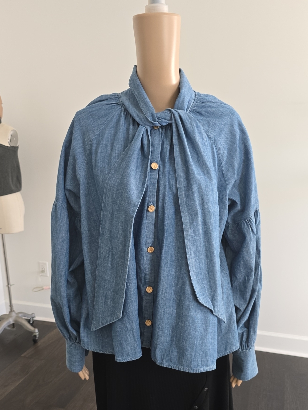 Sezane TIZIA Chambray Tie-Neck Button-Front Blouse in Light Blue
